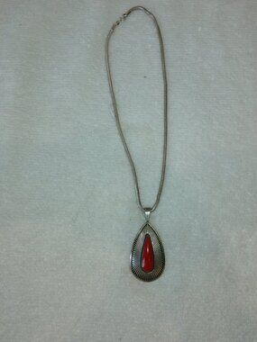 KEE NEZ Sterling Silver Coral Pendant 18"